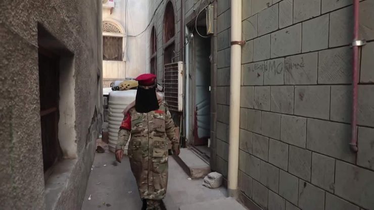 سمية الأثوري.. شرطيّة يمنية تكسر القيود المجتمعية