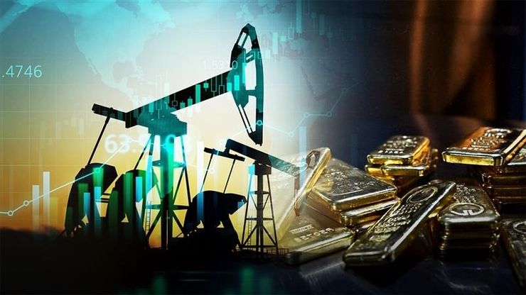 النفط يخسر أسبوعين متتاليين.. والذهب يقترب من 5 آلاف دولار