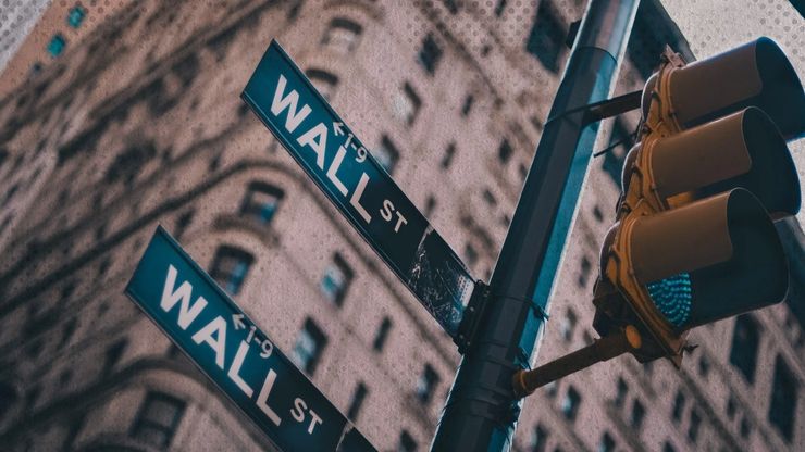 وول ستريت ترتفع بقيادة قطاع الطاقة.. والفضة تقفز أكثر من 8%