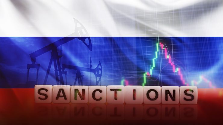 أسواق النفط تتأثر بالعقوبات على روسيا.. وتترقب قرار "أوبك+"