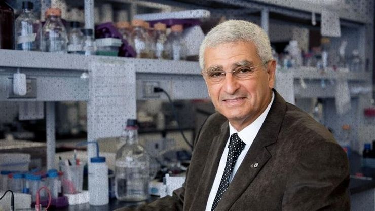 نوابغ العرب.. الدكتور نبيل صيدح