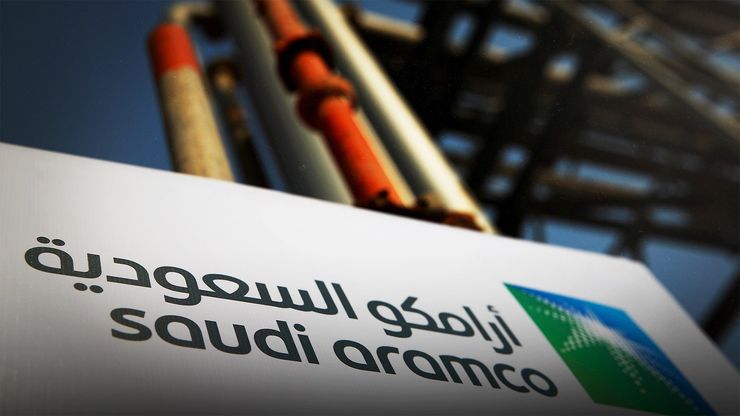 "أرامكو" ترفع أسعار الديزل.. والسعودية ترتب قرضا دوليا بـ13 مليار دولار