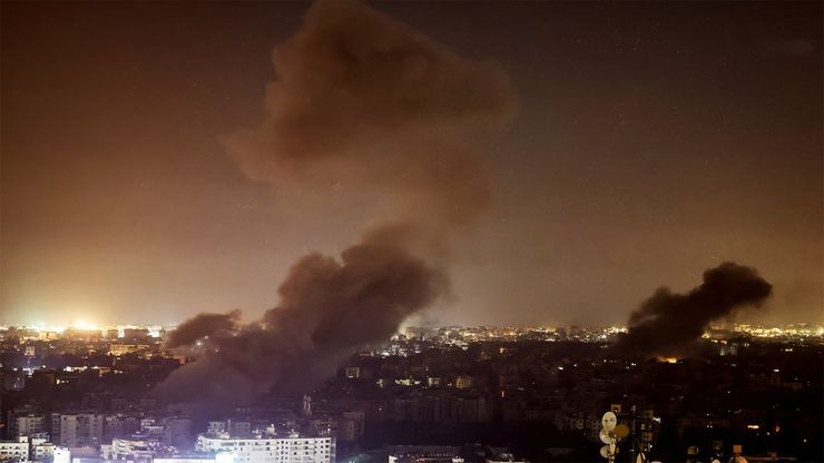 ضغوط سياسية لإنهاء الحرب.. والعمليات العسكرية تتصاعد بلبنان