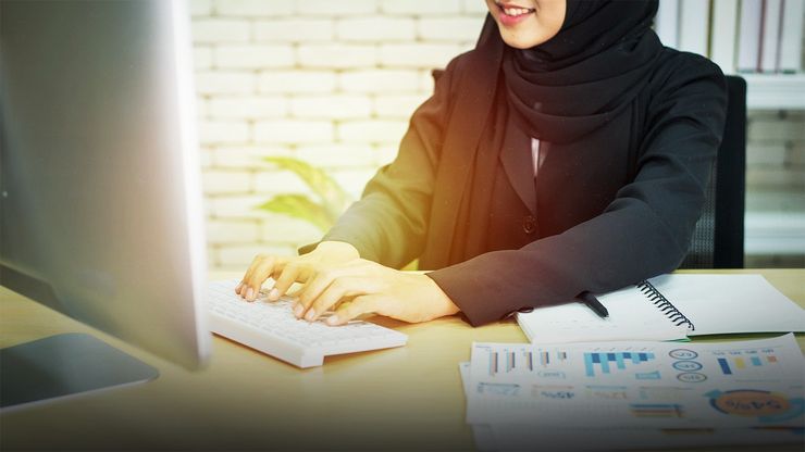 إرهاق القياديات.. النساء أقل رغبة بالترقية من الرجال