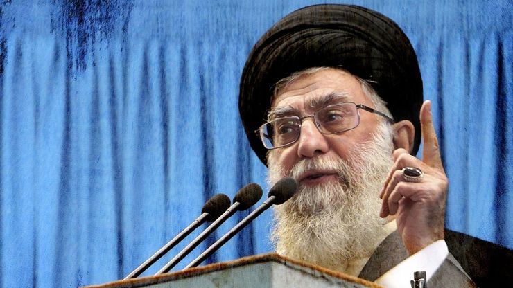 خامنئي يلوح بإغراق حاملة الطائرات الأميركية.. ومفاوضات بين روسيا وأوكرانيا