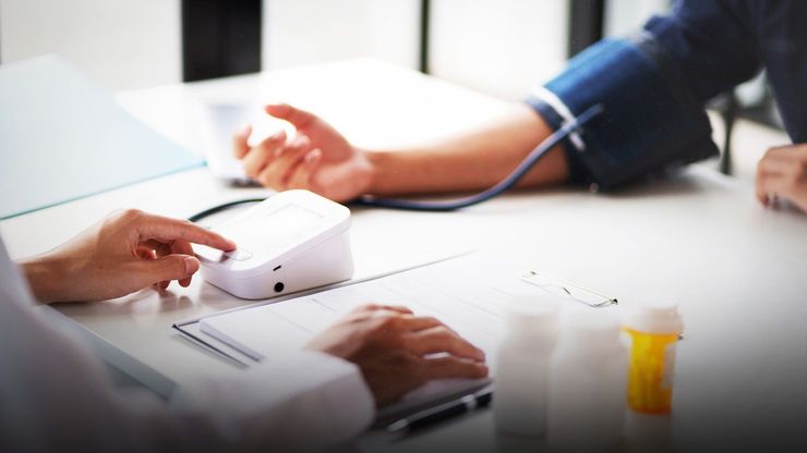 ضغط الدم.. ارتفاع نسب الإصابة بين المراهقين