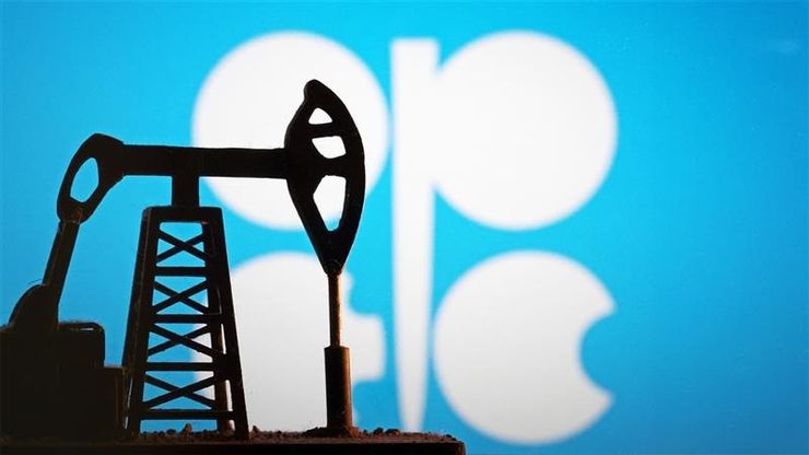 "أوبك بلس" تزيد إنتاج النفط بـ206 ألف برميل يوميا.. وتراجع "EGX30" بـ2.5%