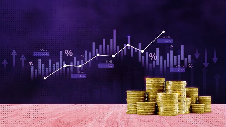 النفط يحافظ على مكاسبه.. والذهب دون 5 آلاف دولار