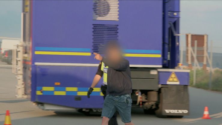 مفاجأة الحدود