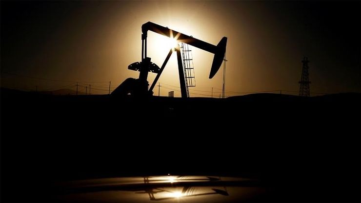 سوق النفط يتكيف مع الحرب.. وبرنت يواصل مكاسبه