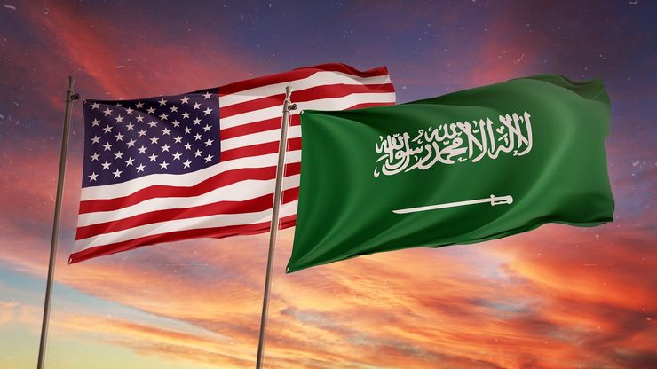 واشنطن تجدد التزاماتها تجاه الرياض.. وتعلن سيطرتها على "هرمز"