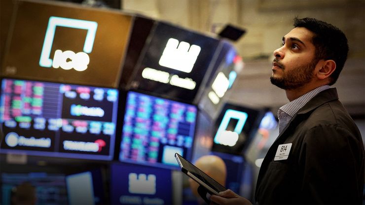 وول ستريت تراقب الوظائف.. والدفاع يحصد المكاسب