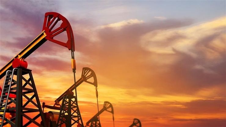 تاسي يعوض خسائره الصباحية.. والنفط قرب أعلى مستوياته