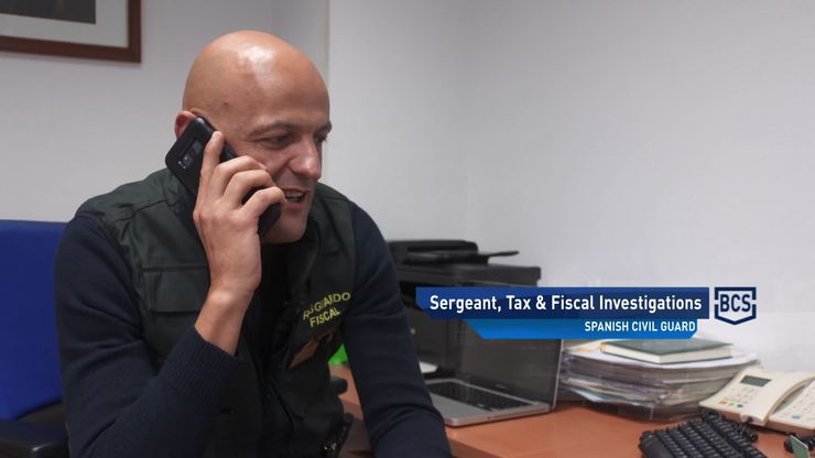 أسرار خلف الستار