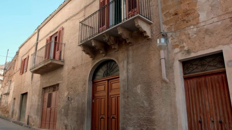 بيت بيورو واحد