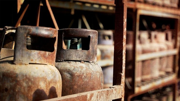 أزمة غاز الطهي تتصاعد.. والعراقيون بين الانتظار والغلاء