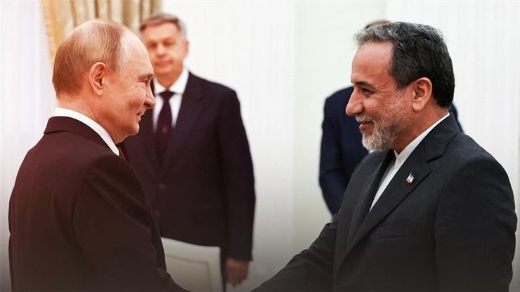 بوتين يرفض الحرب على إيران ويدعو لتسوية سياسية