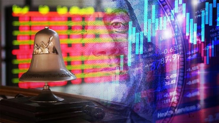 البورصة المصرية تتراجع مع صعود الدولار.. وارتفاع محدود للذهب